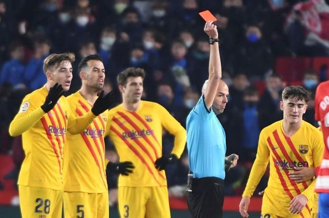 1641693502712030225.jpg Barcelona-pays-for-chaos-in-Granada-LaLiga-Santander-2021.jpg